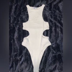 ZARA Women’s cream cut out bodysuit size small